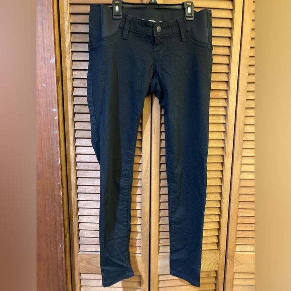 Isabel Maternity by Ingrid & Isabel Denim - Isabel Woman’s black maternity jeans. Straight leg. Size 2. New great condition